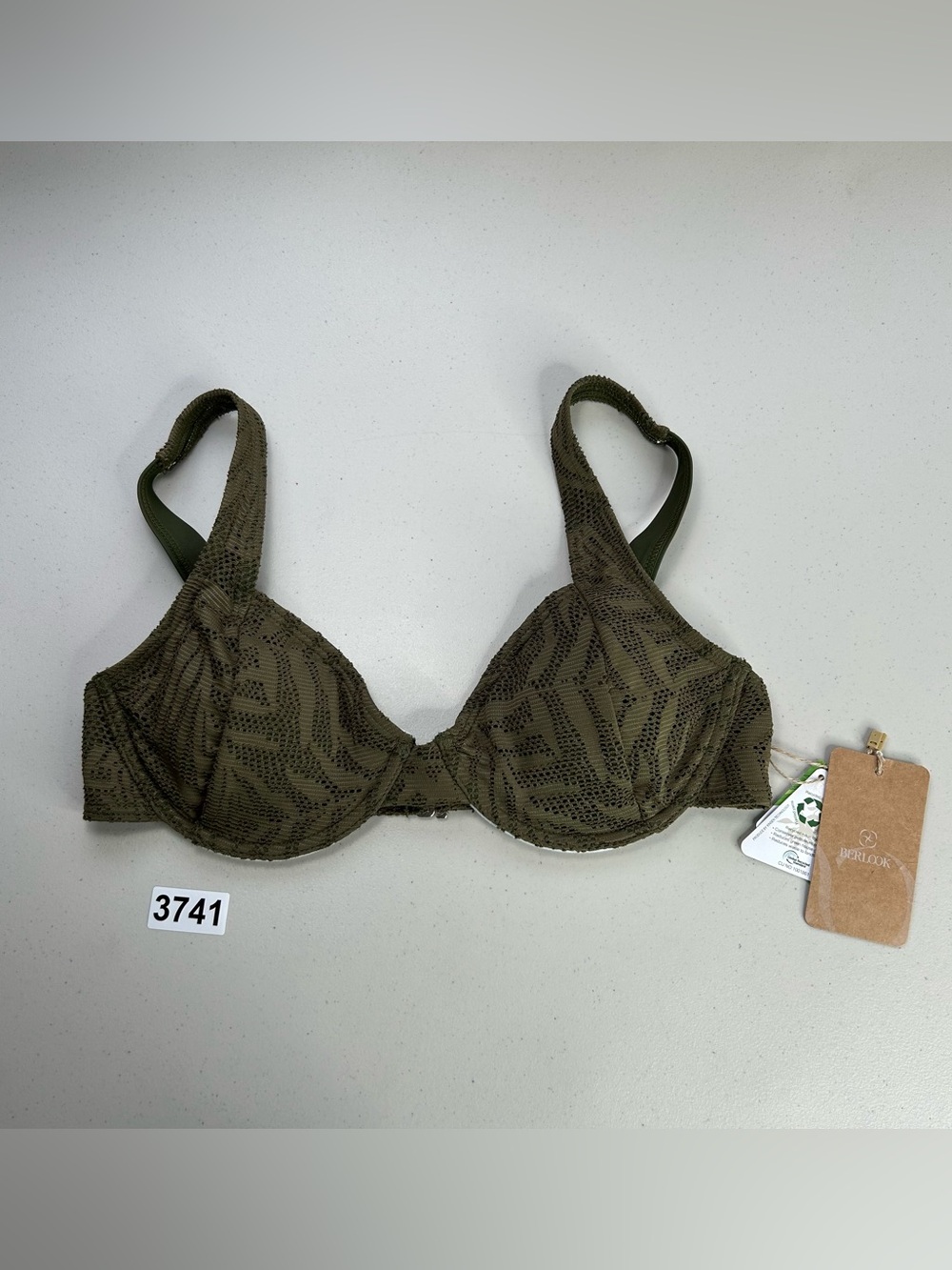 Berlook Bikini Top Medium Crochet Underwire Green  NWT
